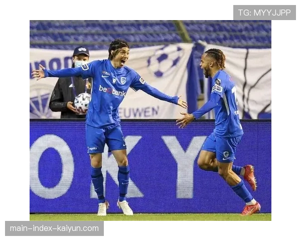 亨克对攻大战展现进攻火力,索尔与伊东纯也配合默契 亨克对攻大战展现进攻火力,索尔与伊东纯也配合默契