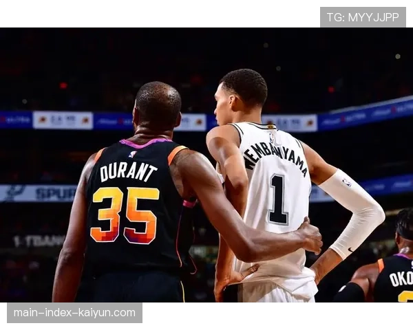 文班亚马攻防两端统治力尽显 马刺以其为轴构建高效转换体系