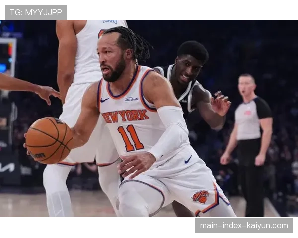 尼克斯险胜篮网保住排名 东部竞争格局保持胶着